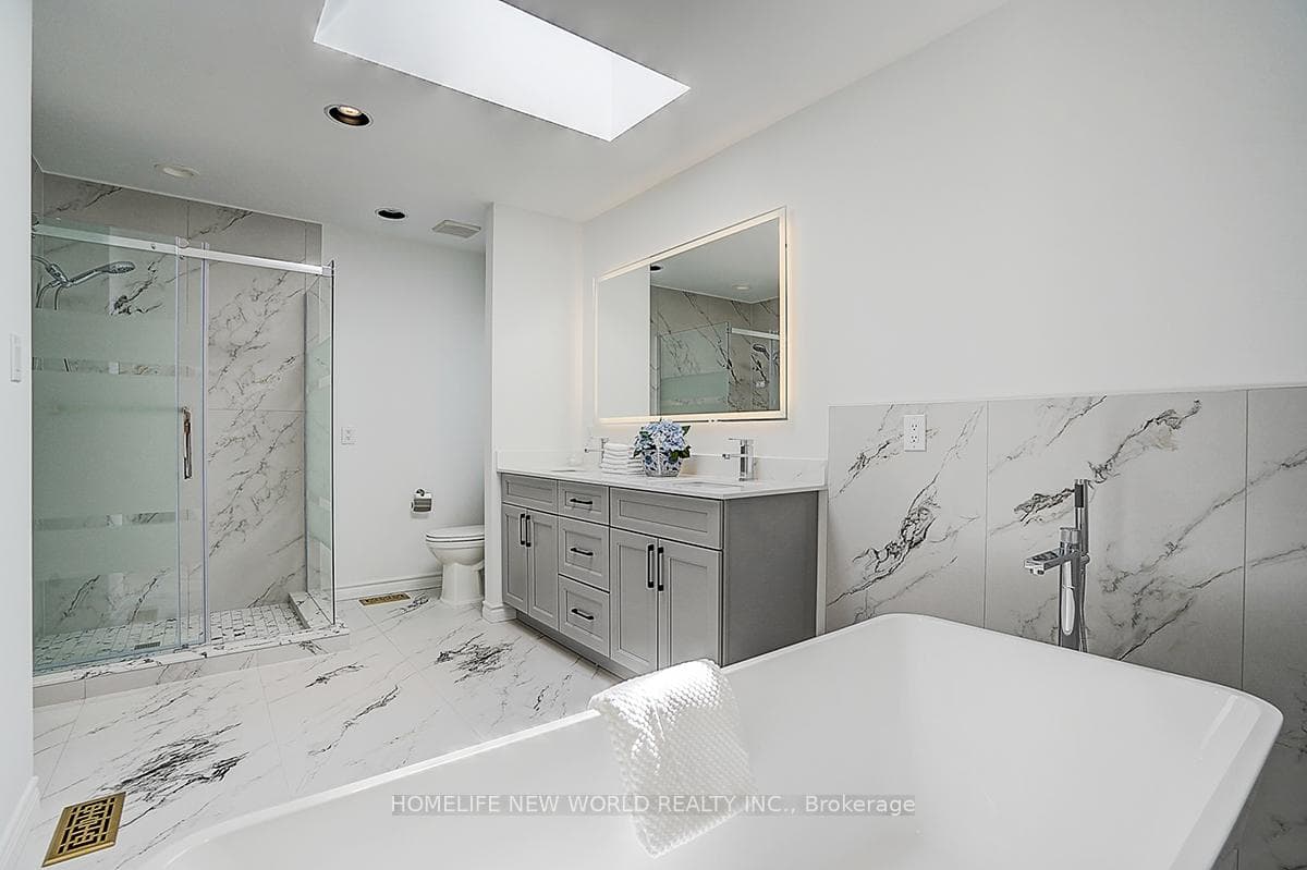 594 Woburn Avenue photo 23