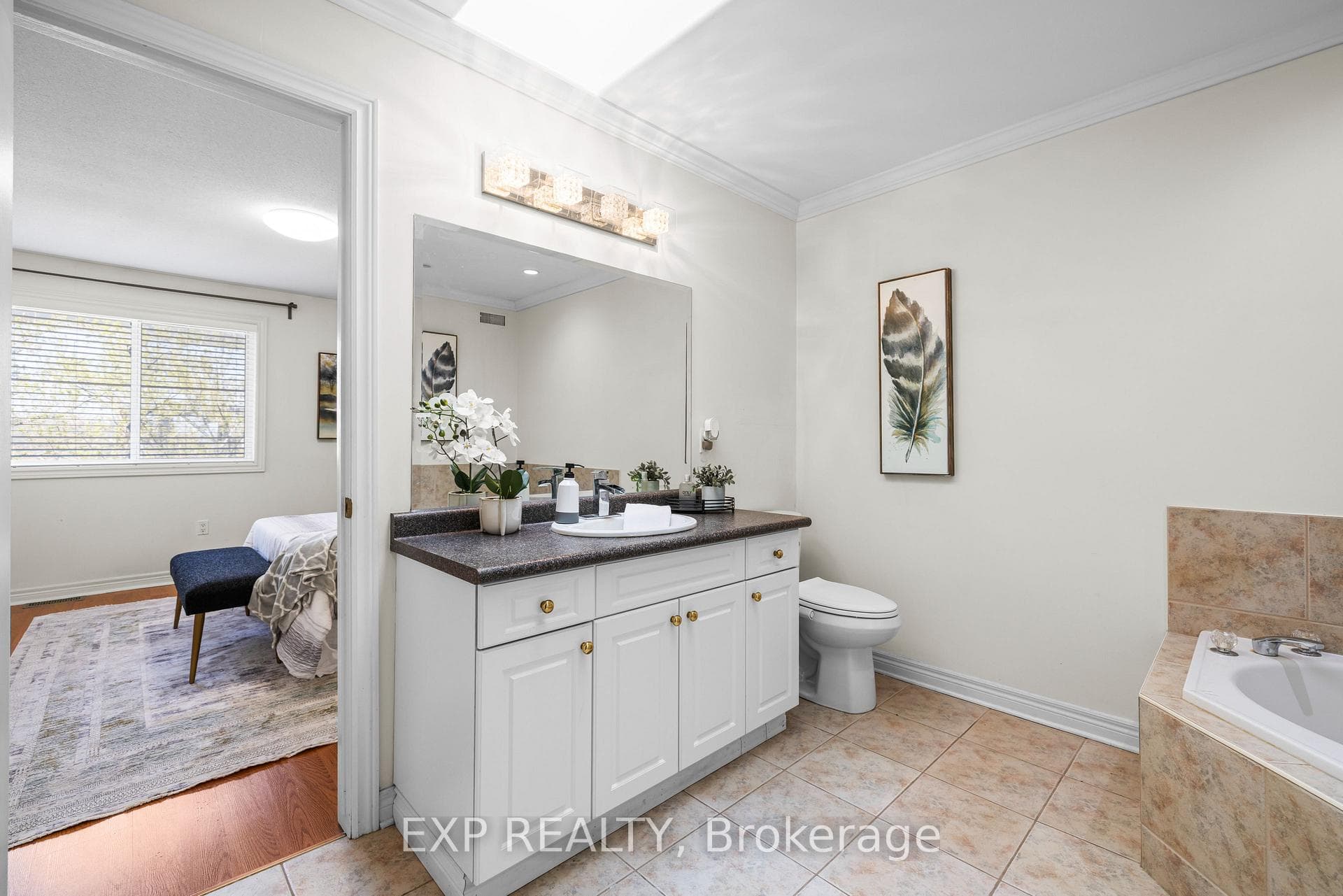 Main 4pce Bathroom