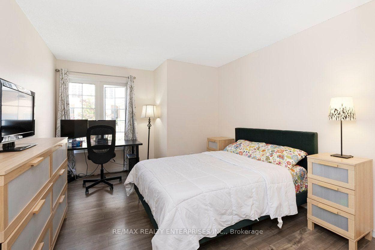 2055 Walkers Line Unit 117 photo 25
