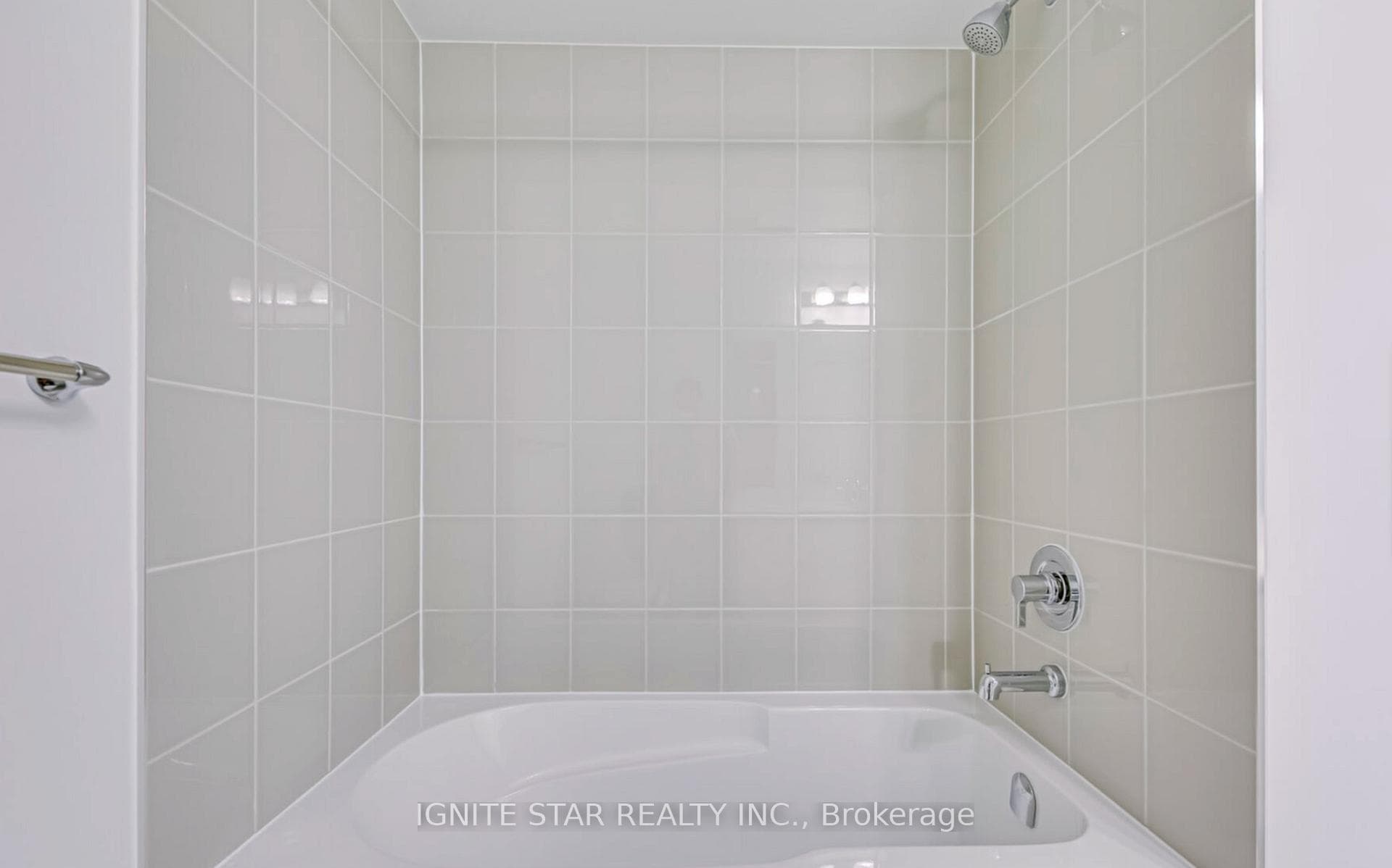 4 pc third floor bathroom