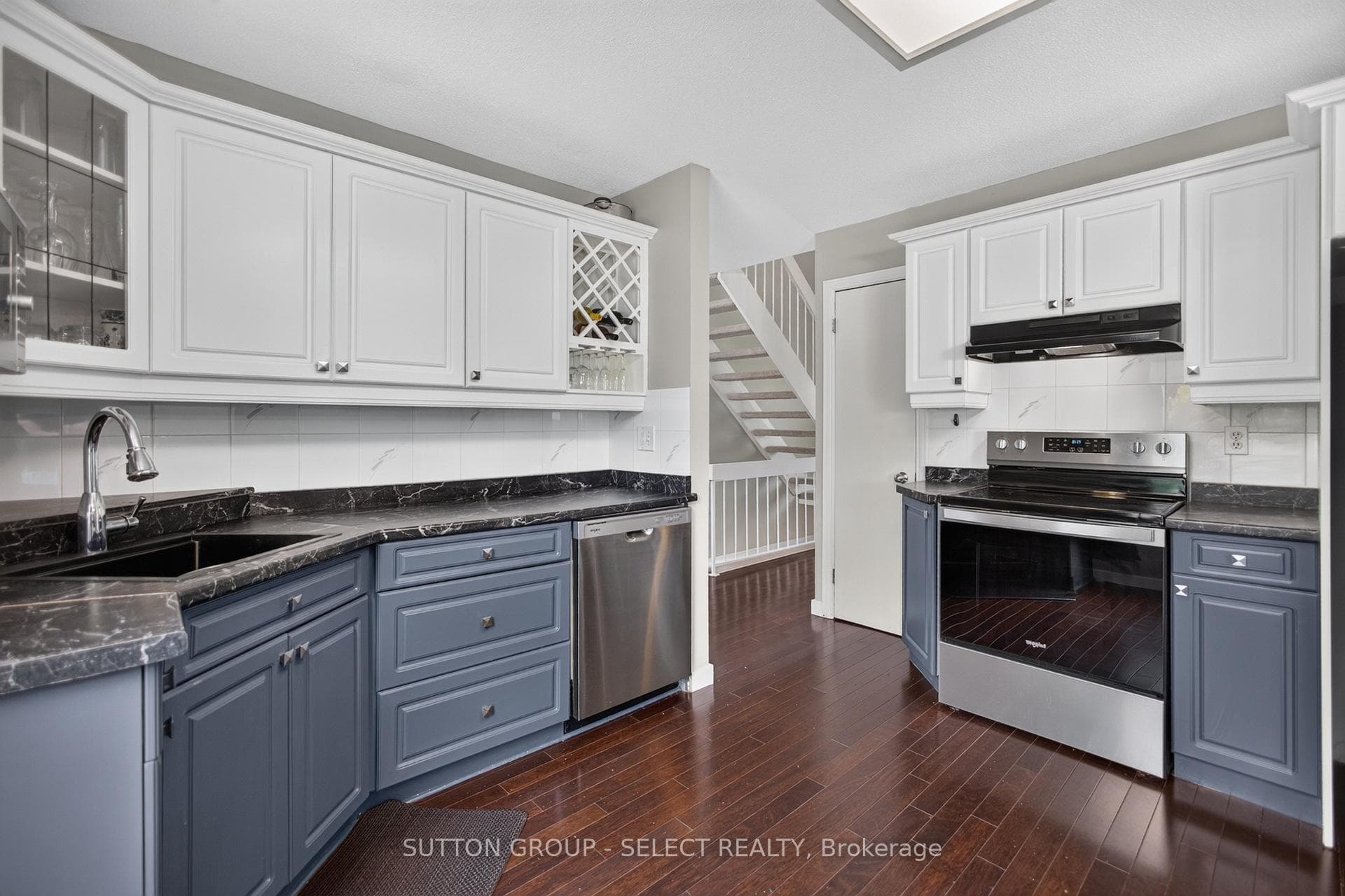 33 Farnham Crescent photo 15