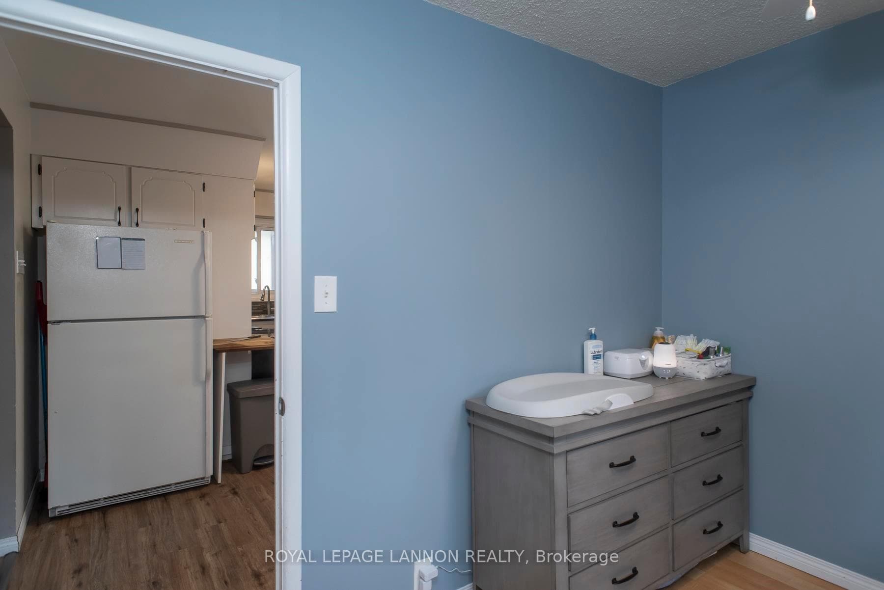252 ANGUS Street photo 19