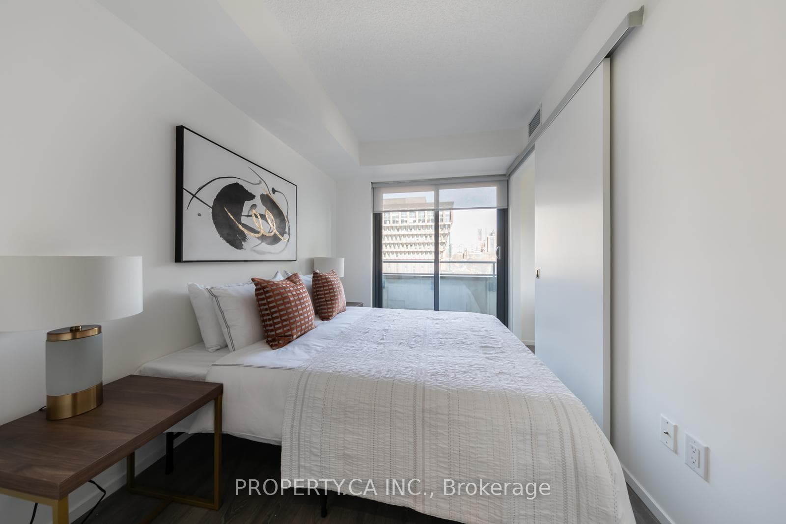159 Dundas Street Unit 609 photo 16
