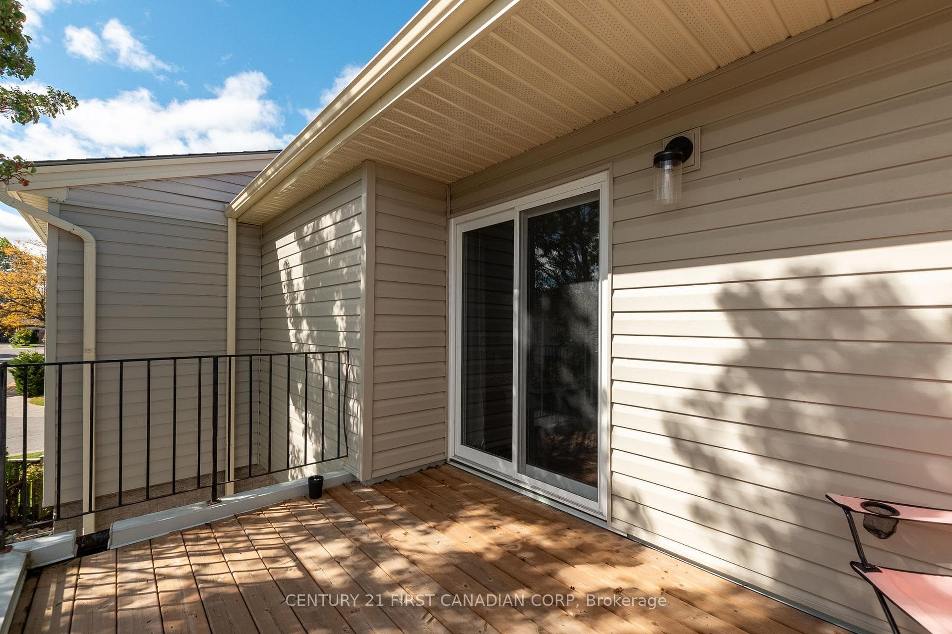 700 Osgoode Drive Unit 100 photo 18