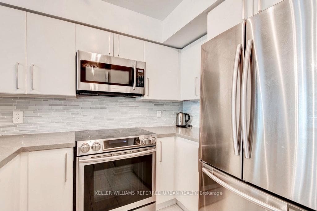 30 Grand Trunk Crescent Unit 2208 photo 8