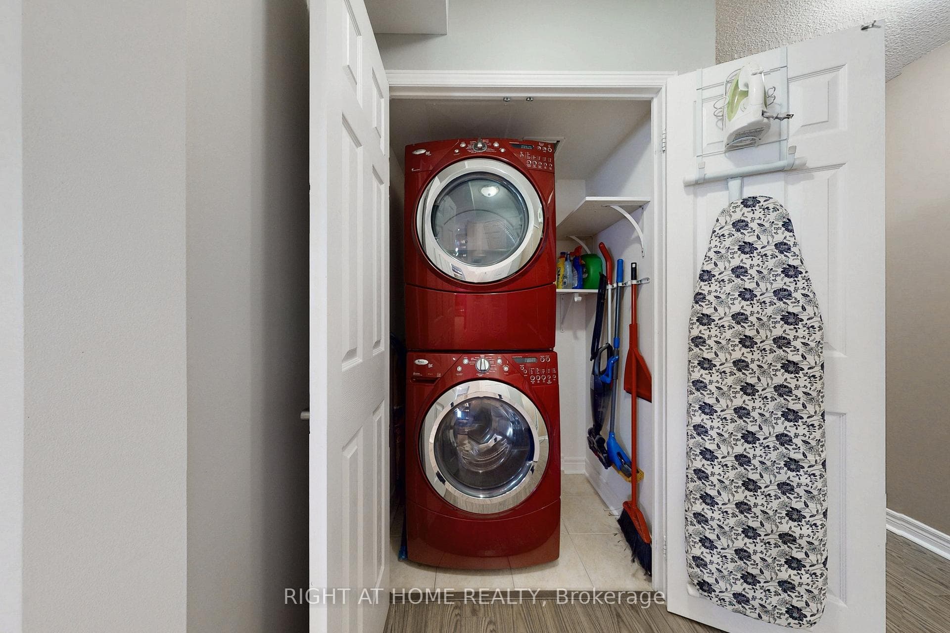 60 Fairfax Crescent Unit 230 photo 26