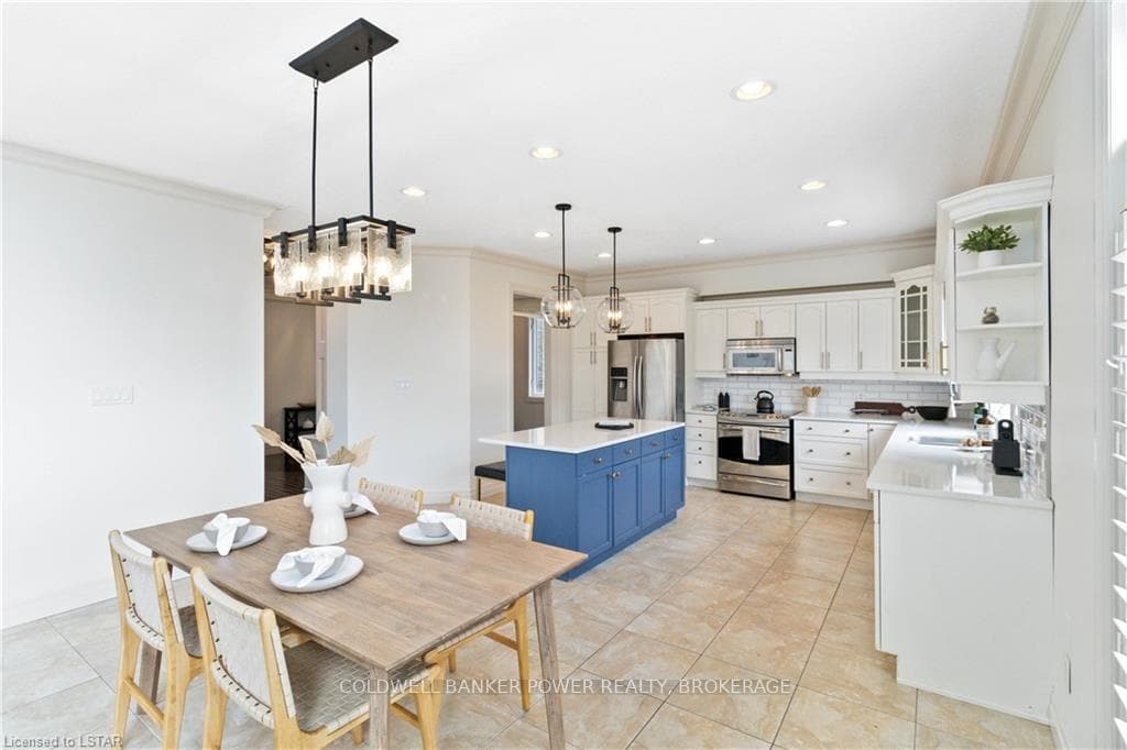 2057 WESTPOINT Heights photo 15