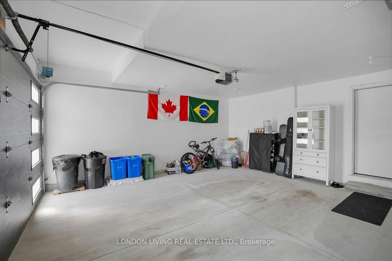 3380 Singleton Avenue Unit 28 photo 35