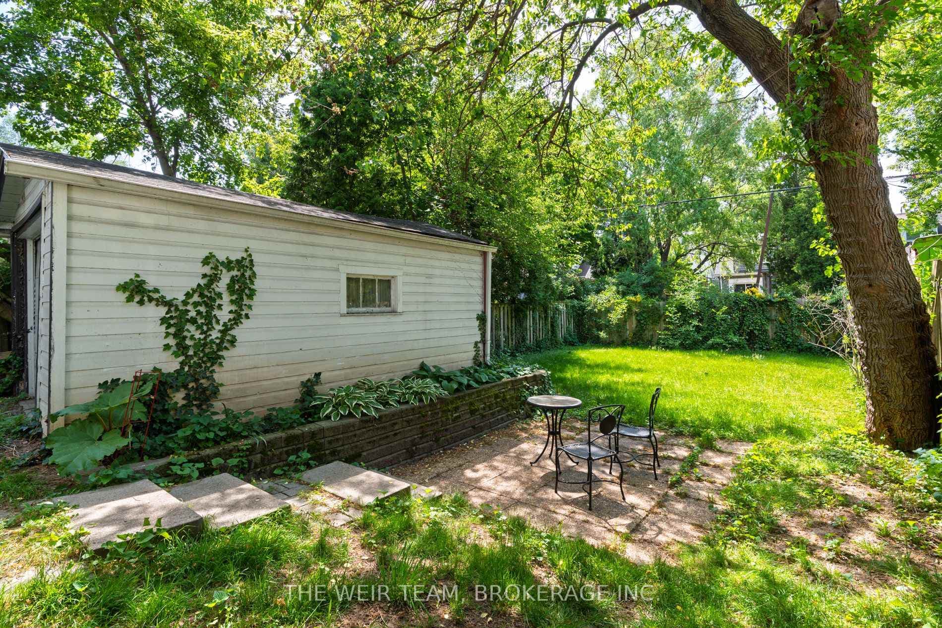 226 Ottawa Street photo 39