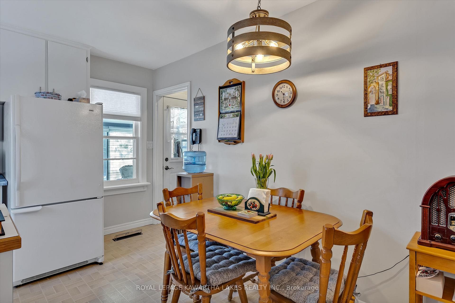 25 Kawartha Drive photo 9