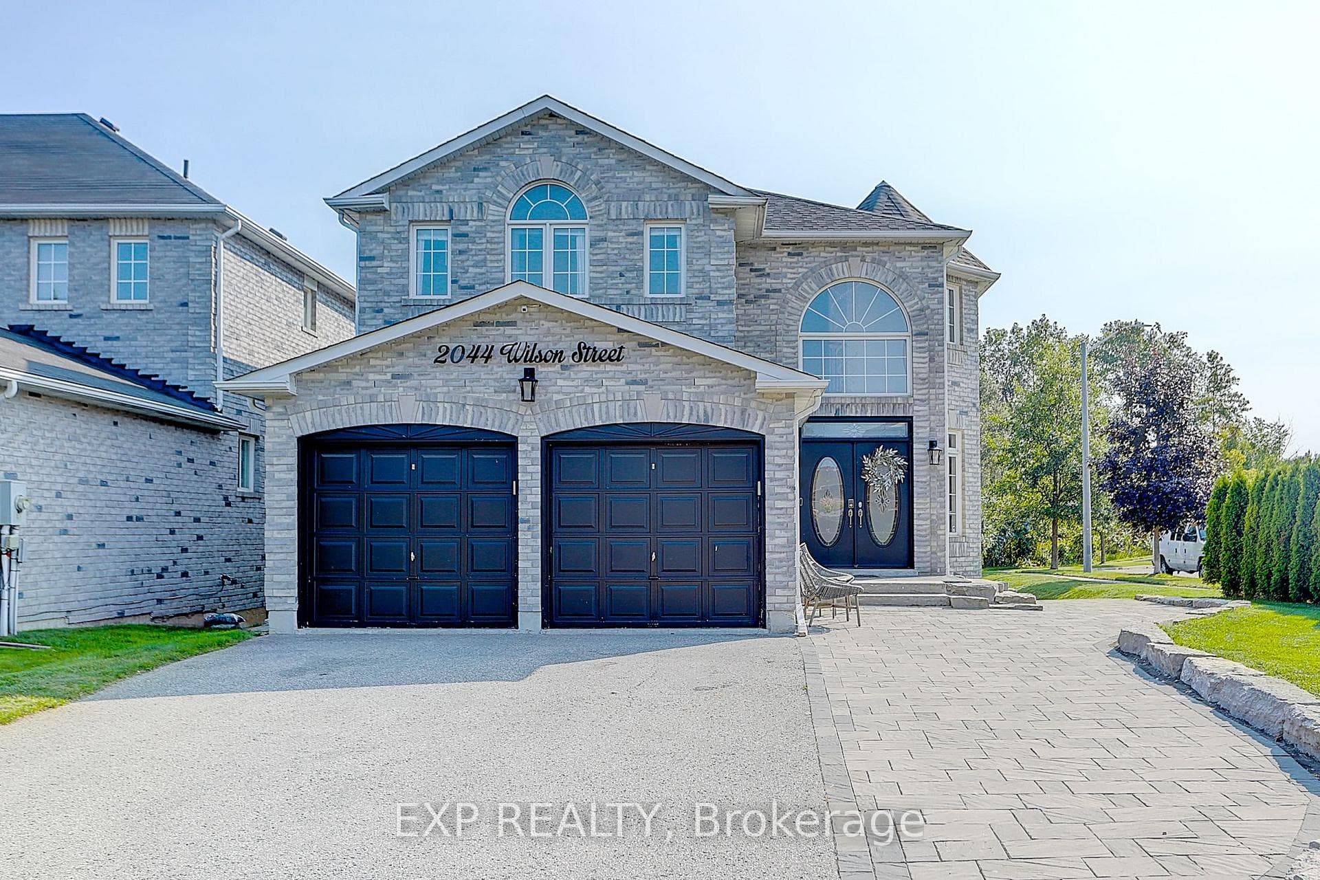 2044 Wilson Street photo 1