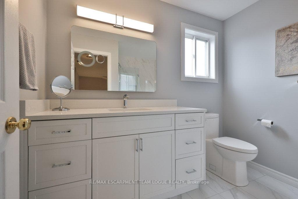 1323 BLANSHARD Drive photo 30