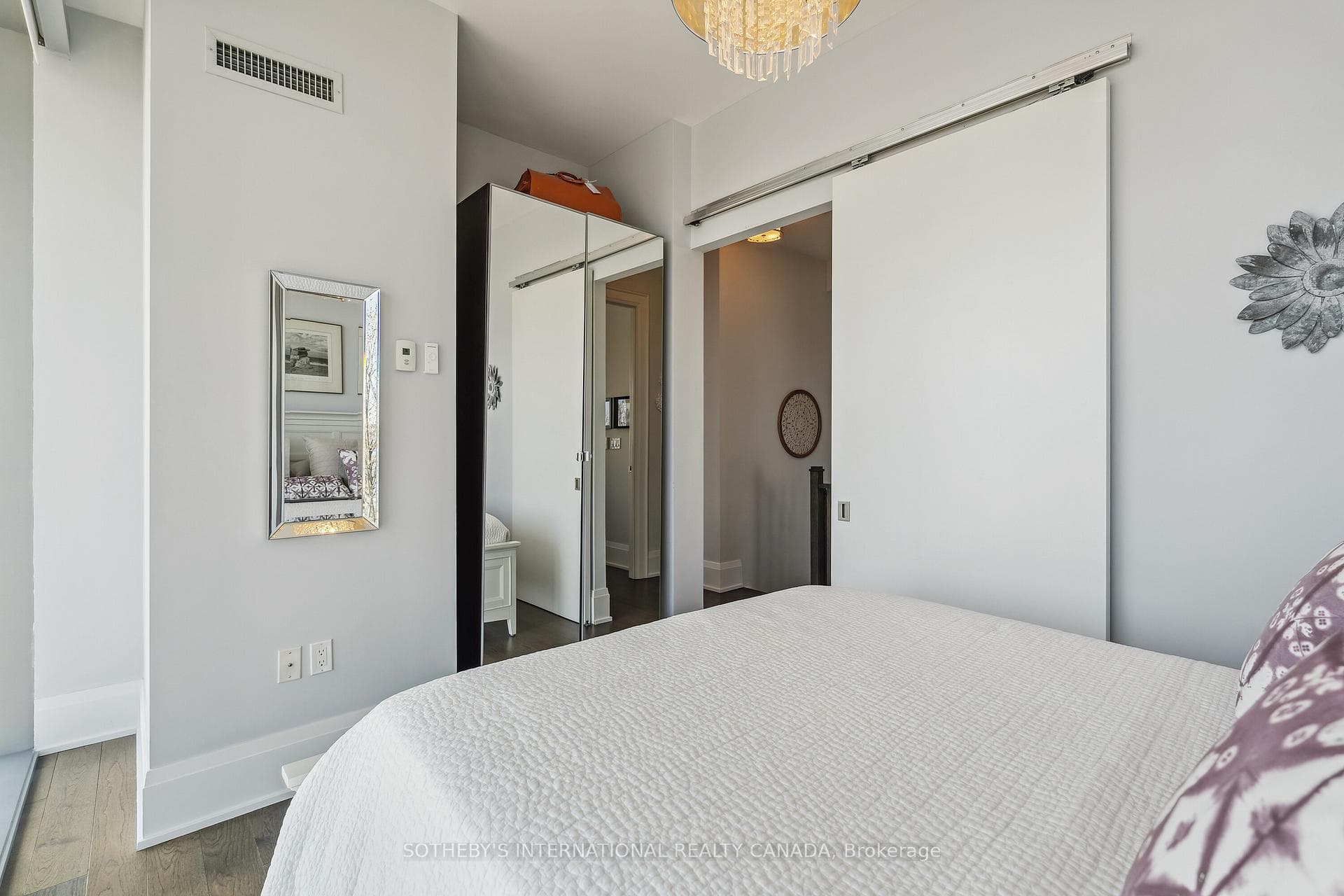 39 Queens Quay Unit TH112 photo 18