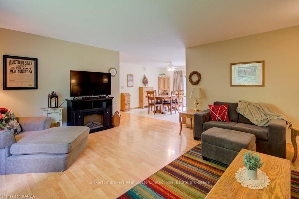 144 DARLINGSIDE DR Drive photo 4