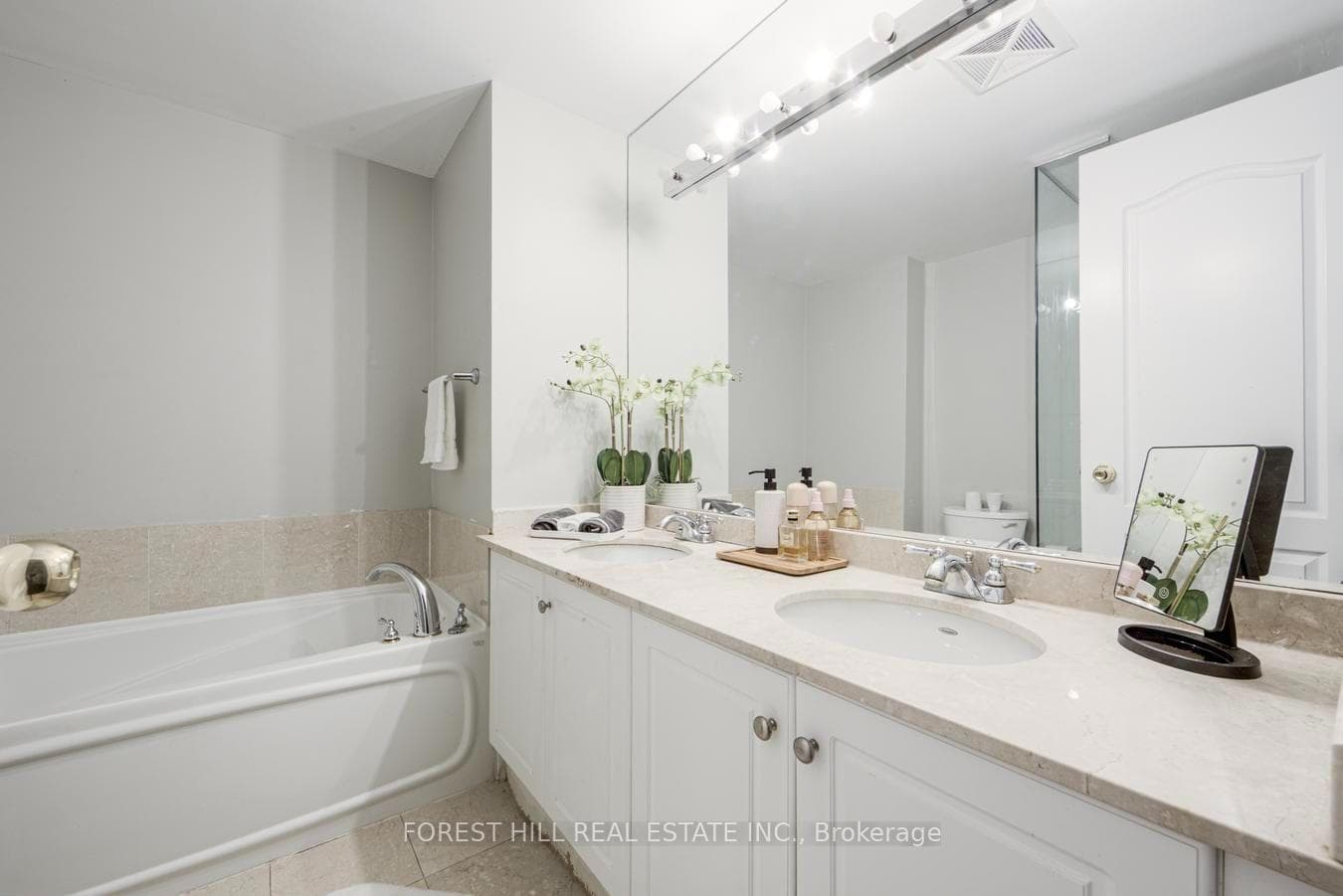 38 William Carson Crescent Unit 114 photo 26