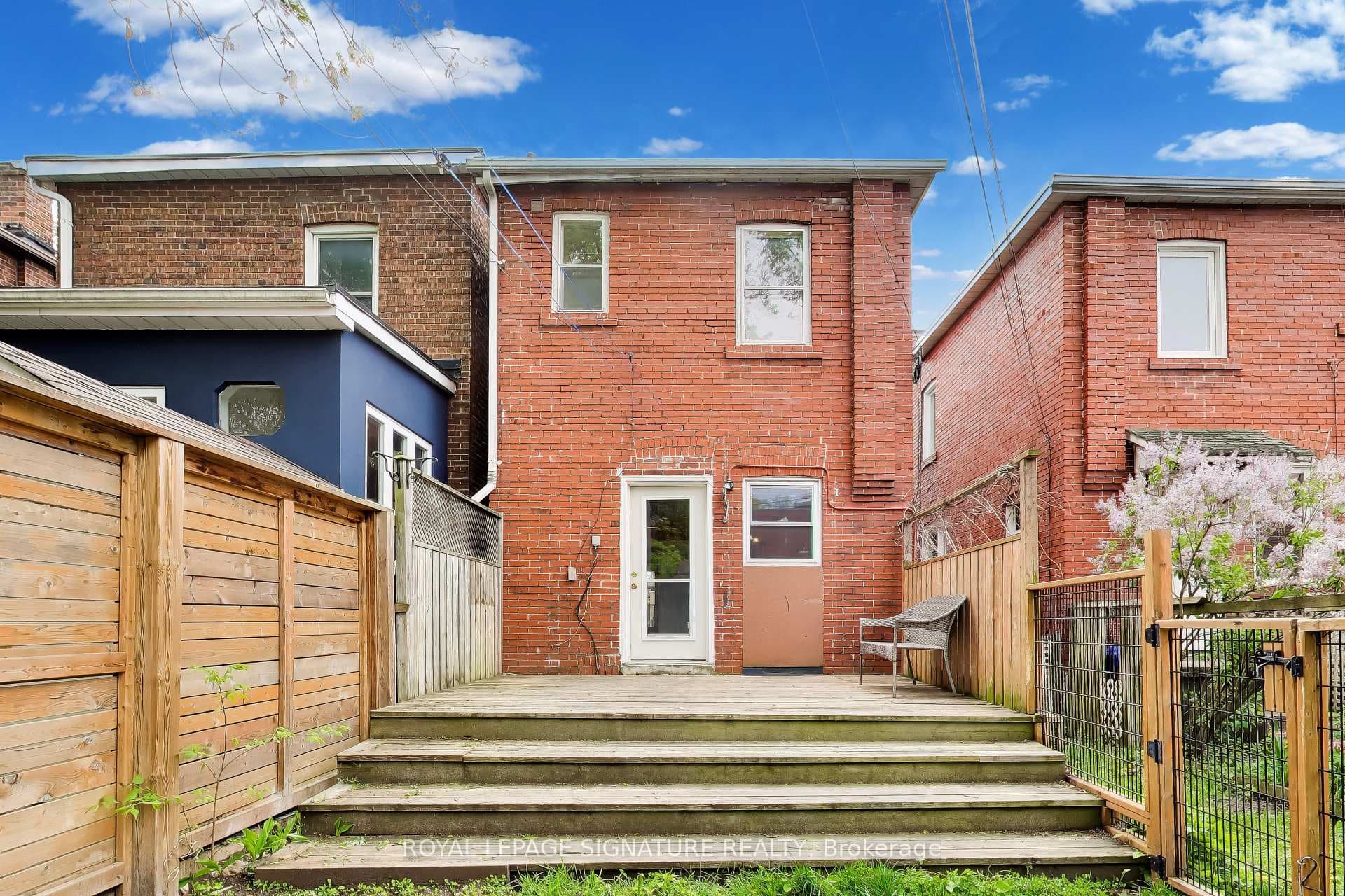 2102 Gerrard Street photo 22