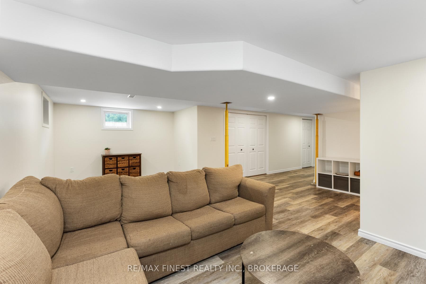 1741 Marian Crescent photo 35