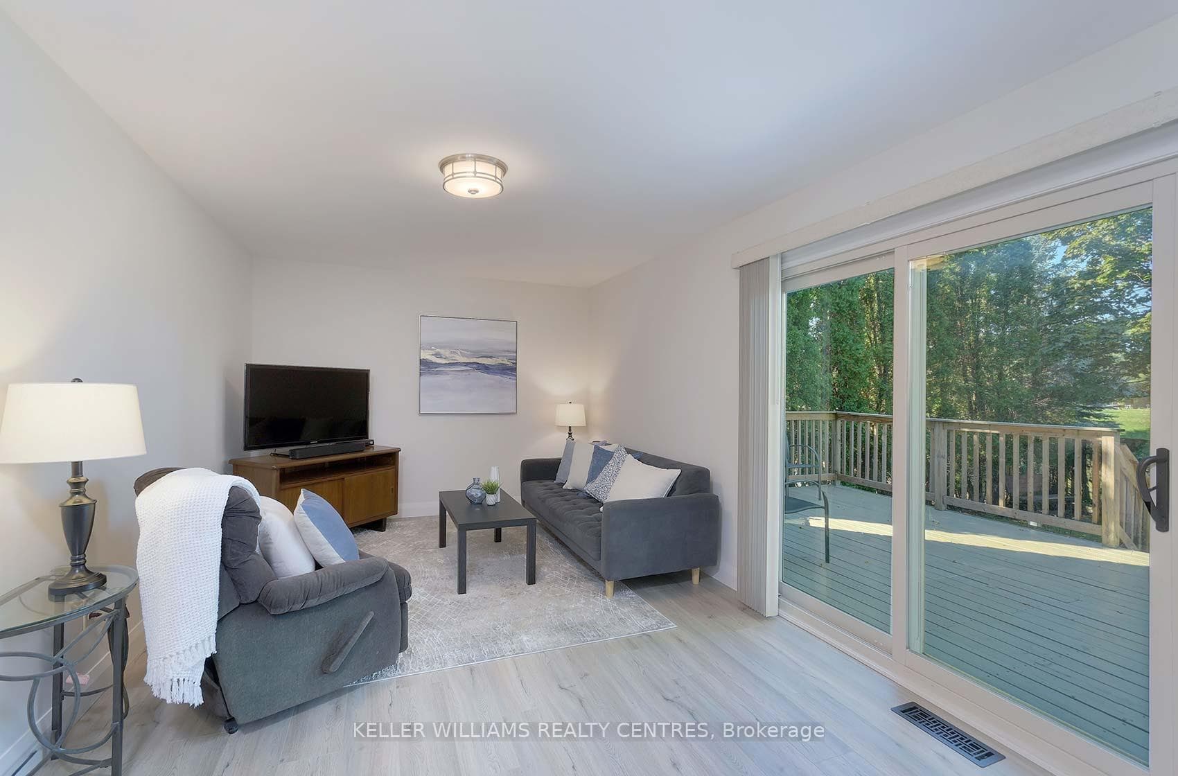 90 Thicketwood Boulevard photo 15