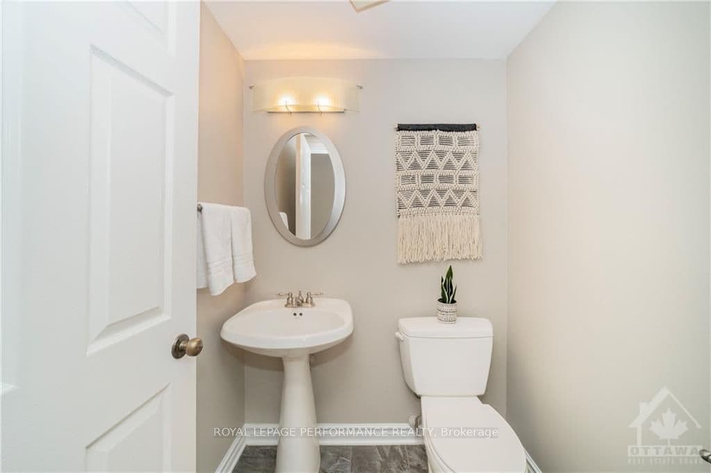 530 COLE Avenue photo 17