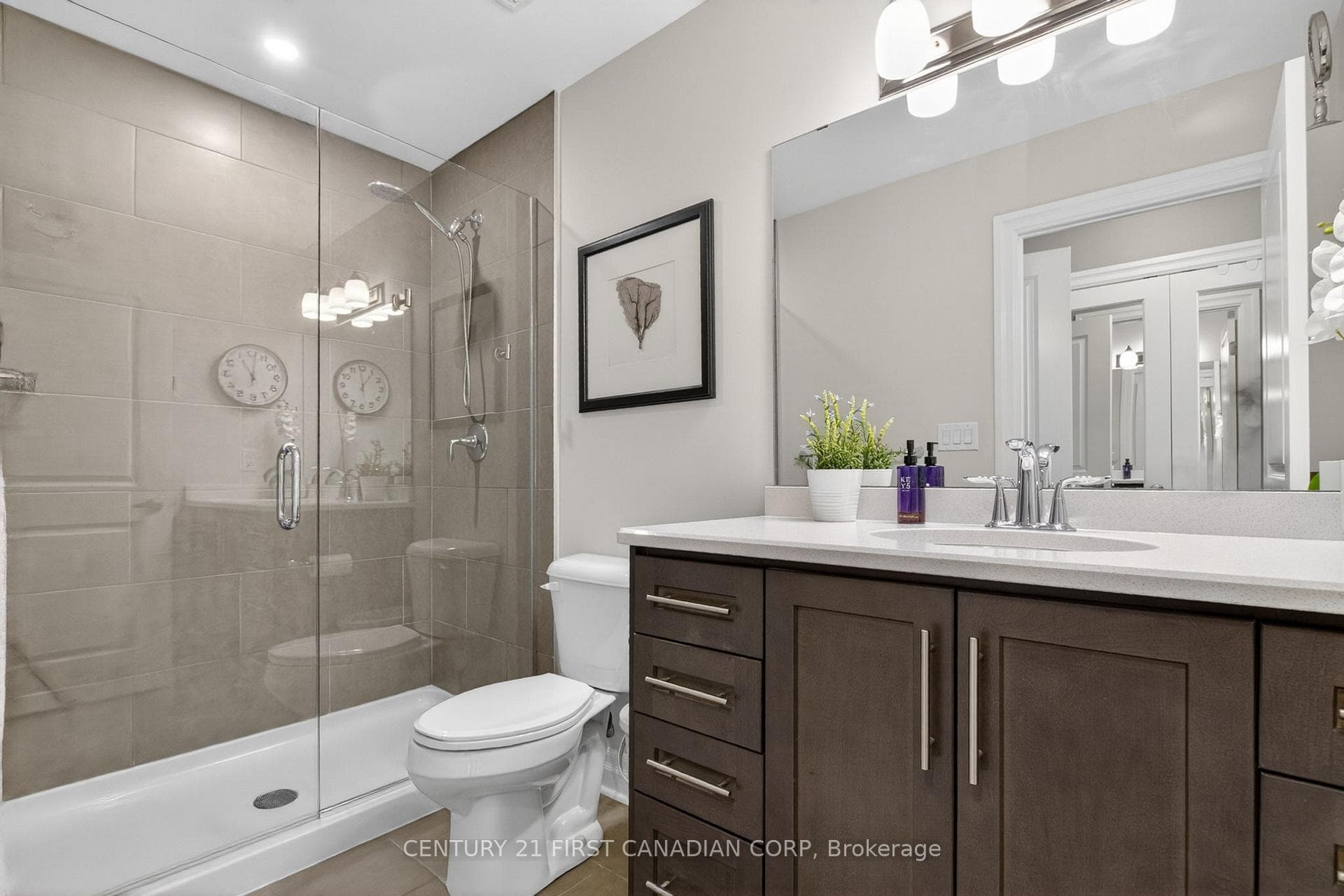 260 Villagewalk Boulevard Unit 208 photo 18