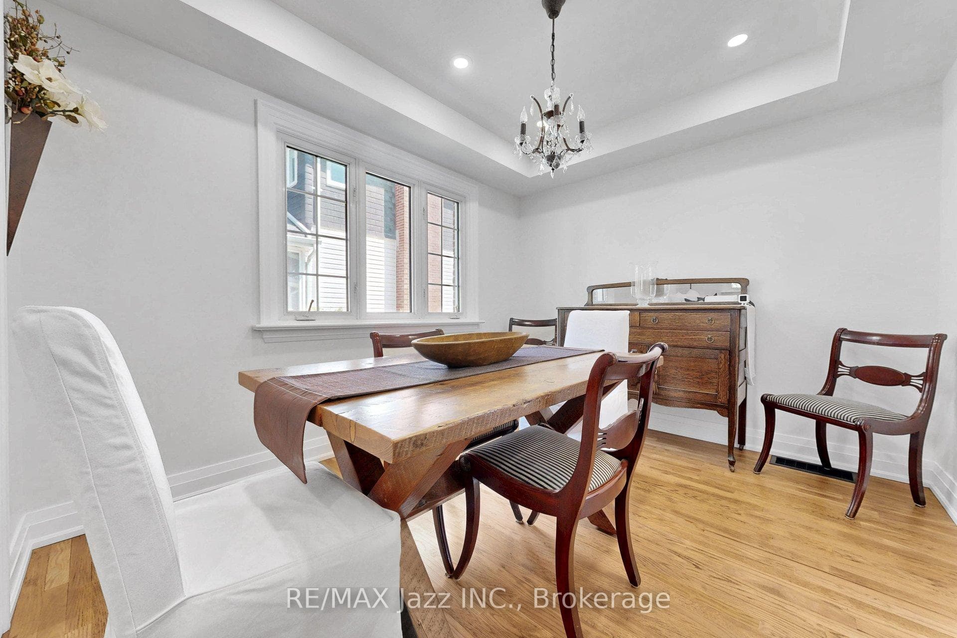 559 Masson Street photo 7