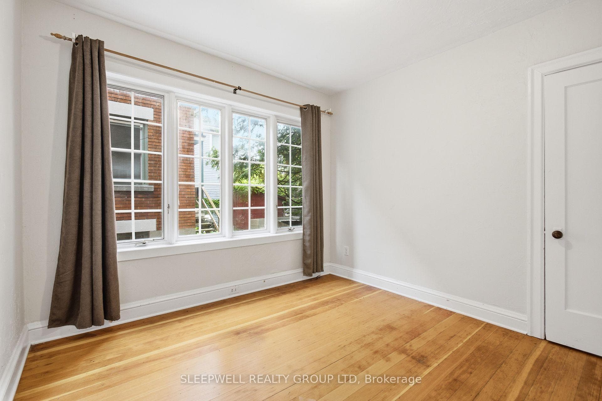 80 Fourth Avenue photo 12