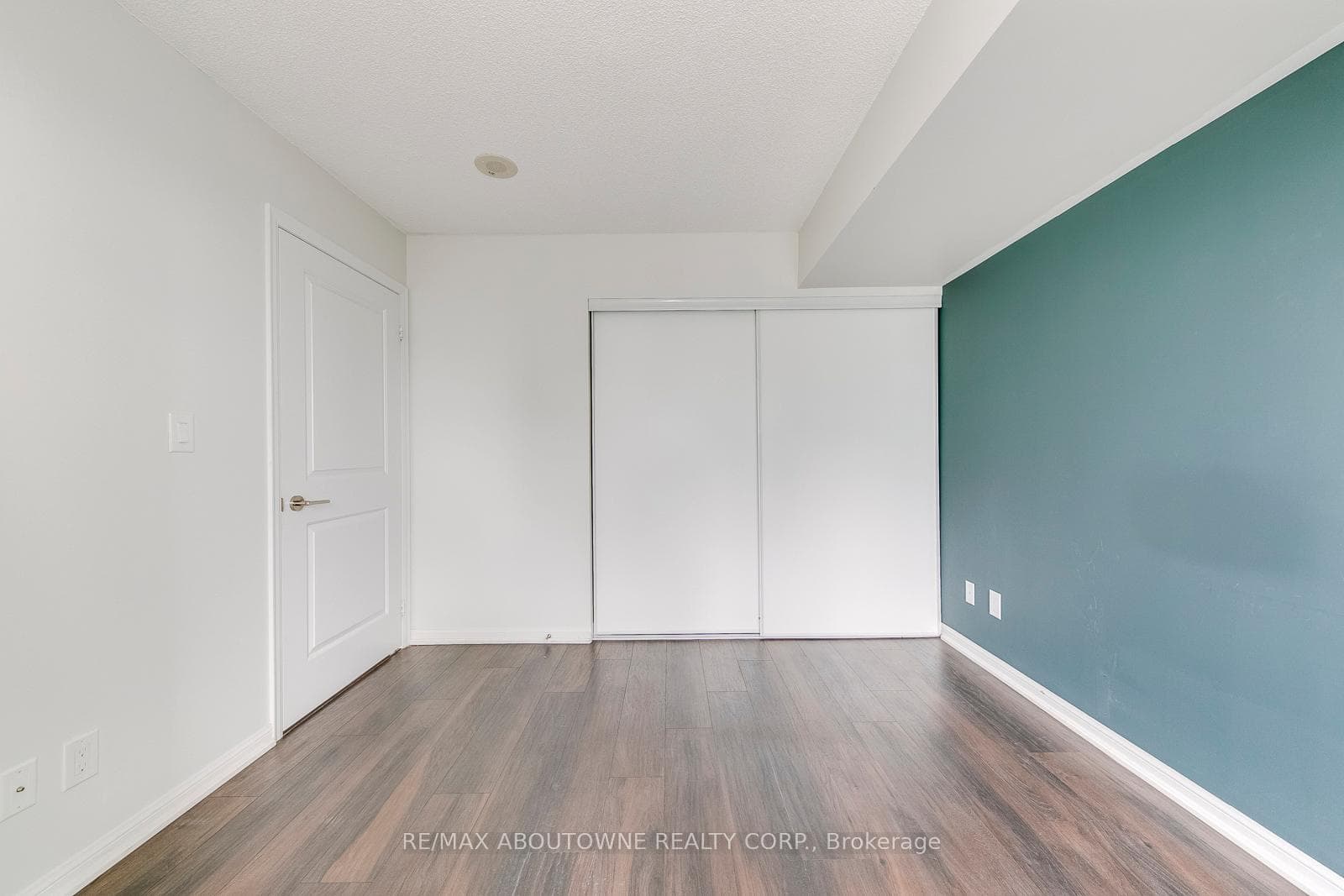 35 Bastion Street Unit 1714 photo 25