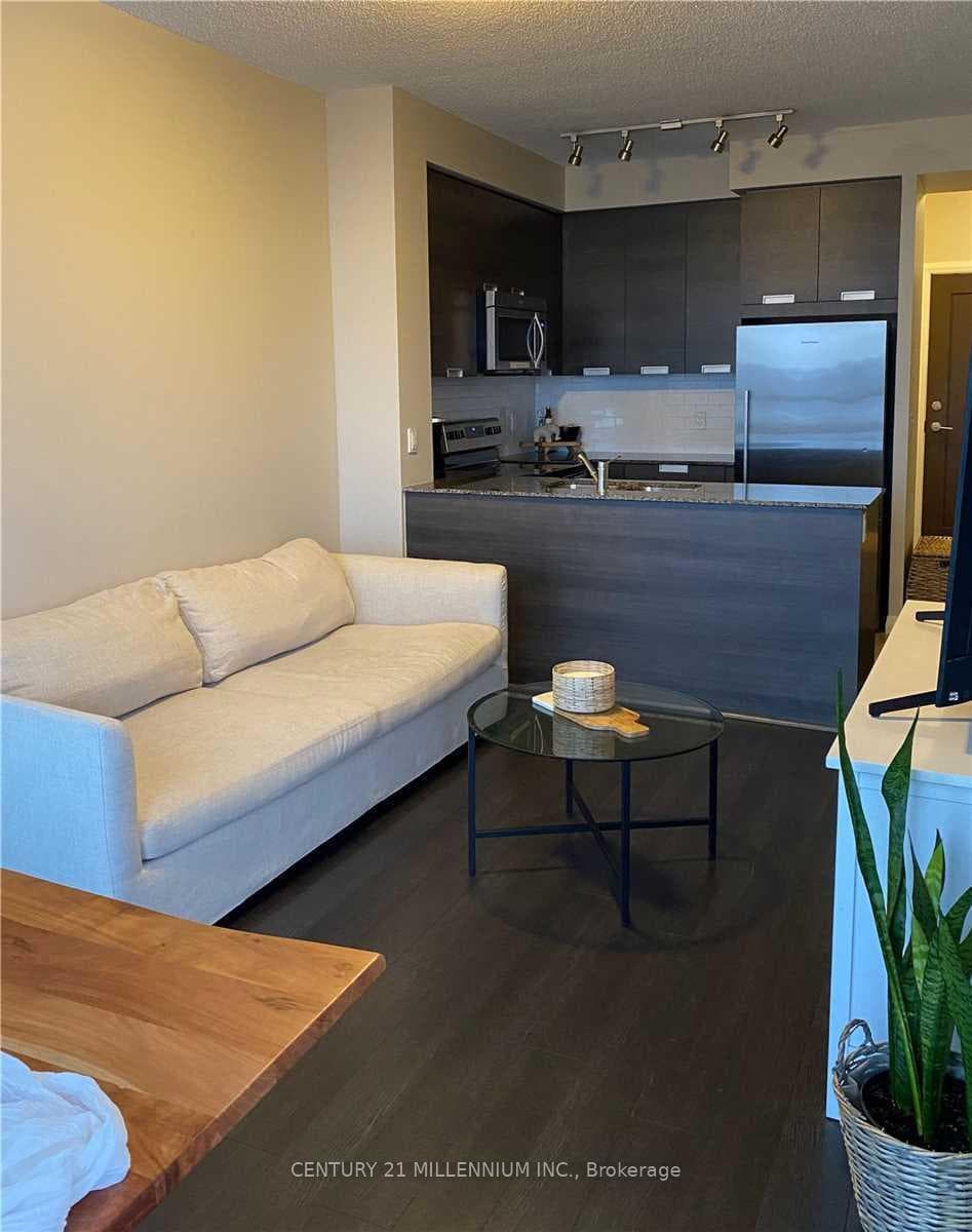 55 Eglinton Avenue Unit 905 photo 9