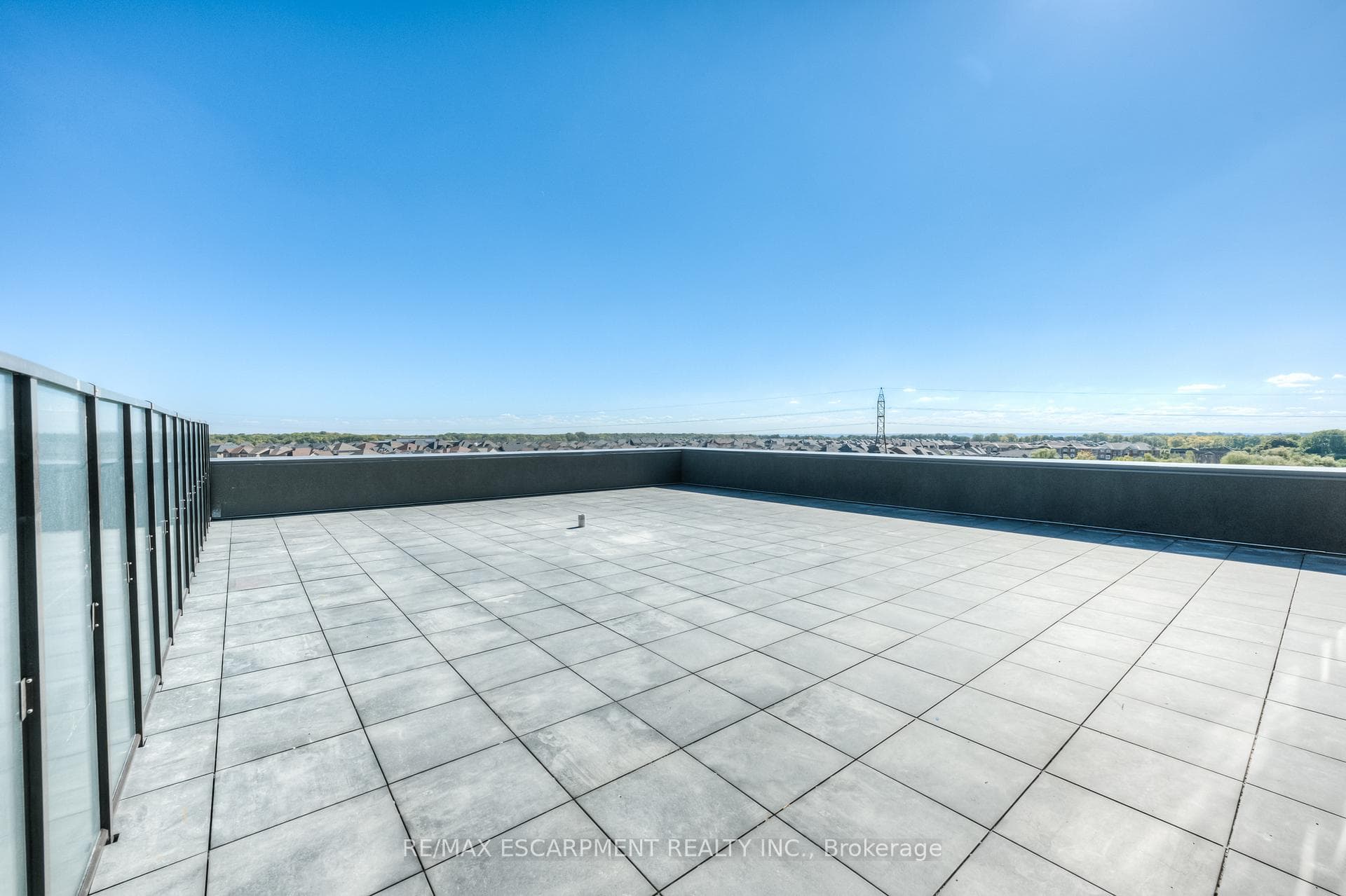 450 DUNDAS Street Unit 521 photo 27