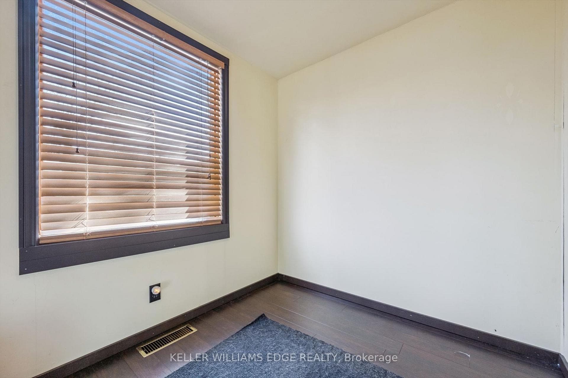 139 Stewart Street photo 11