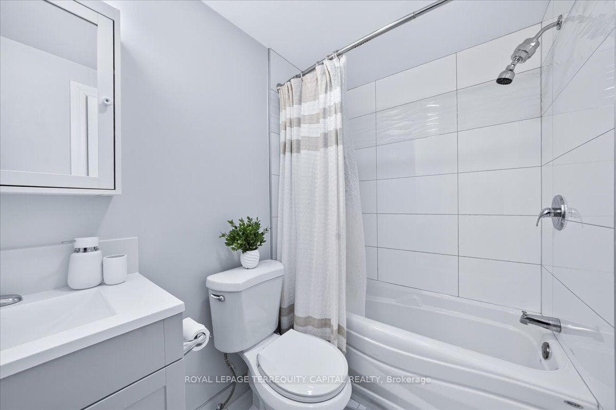 9 Seymour Crescent photo 30