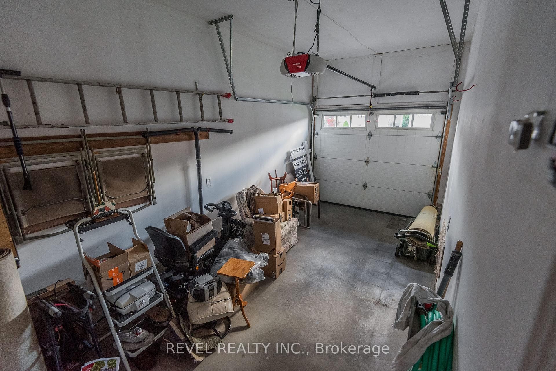 89 Laurent Boulevard photo 34