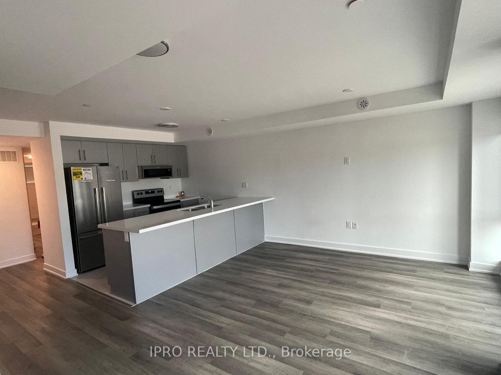 195 Veterans Drive Unit 9 photo 4
