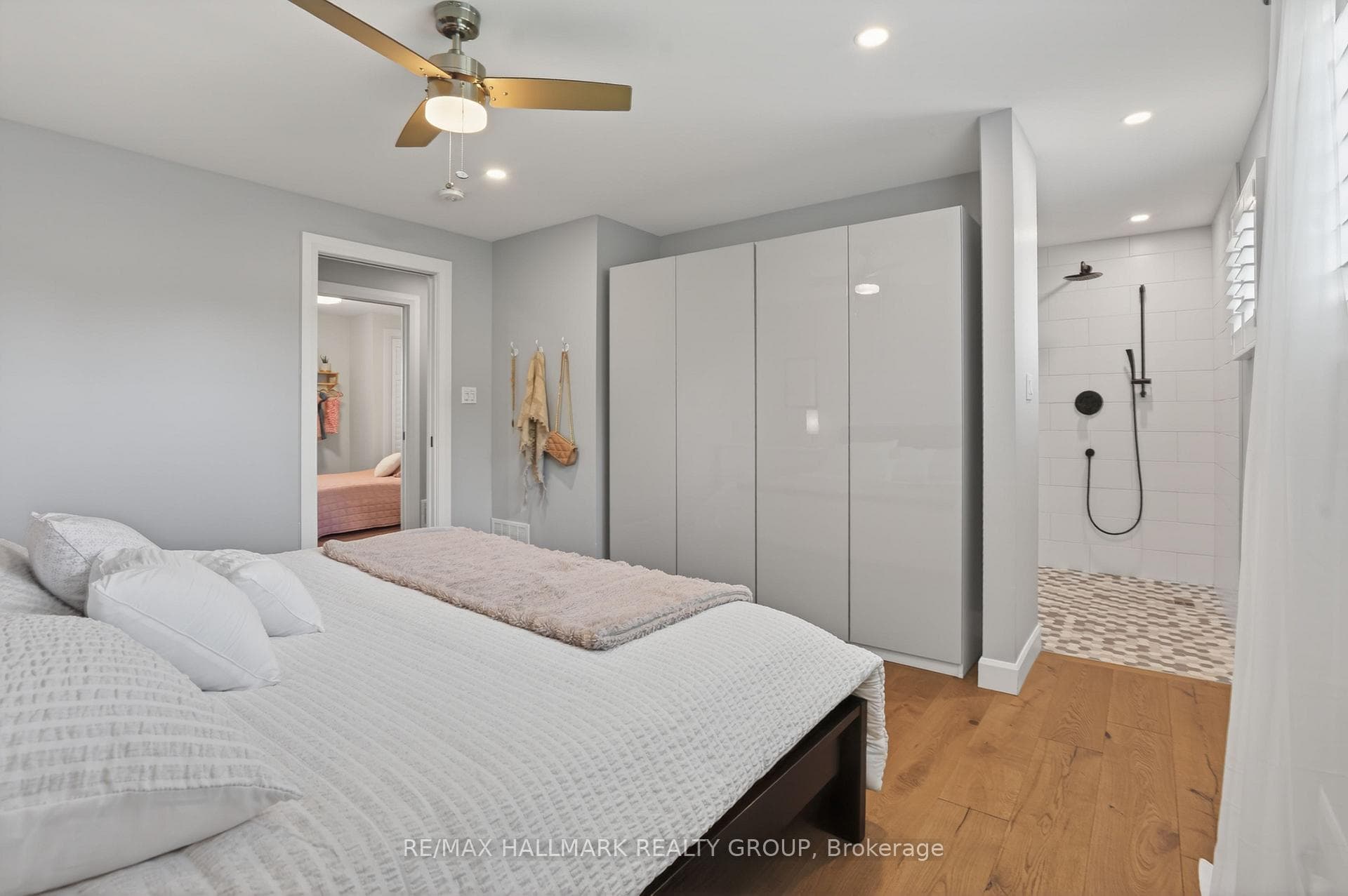 1583 MAXIME Street photo 14