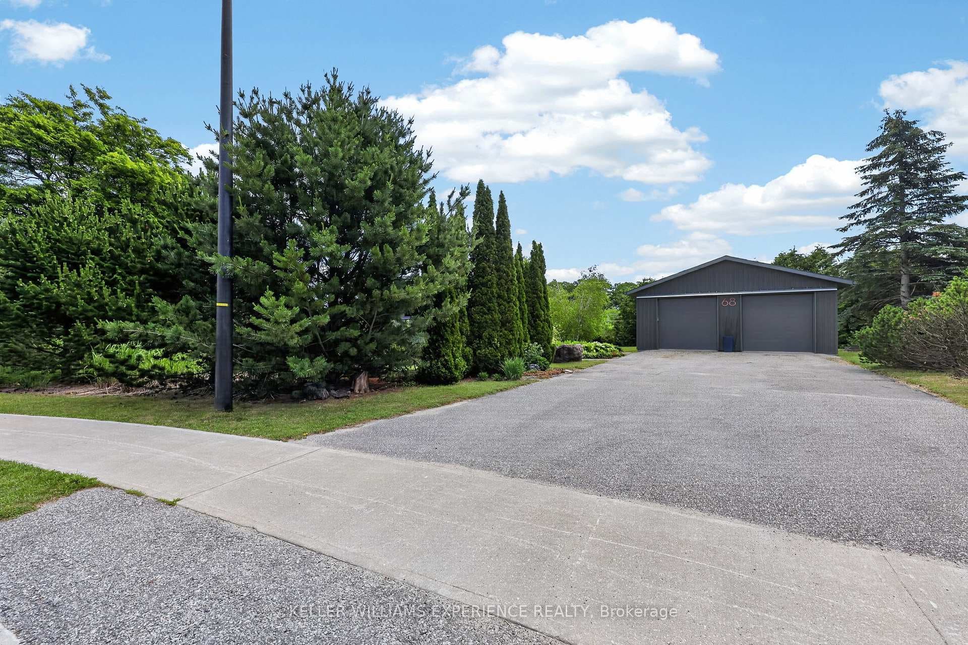 68 Royal Oak Drive photo 3