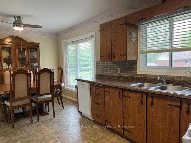 25 Fitz Avenue photo 8
