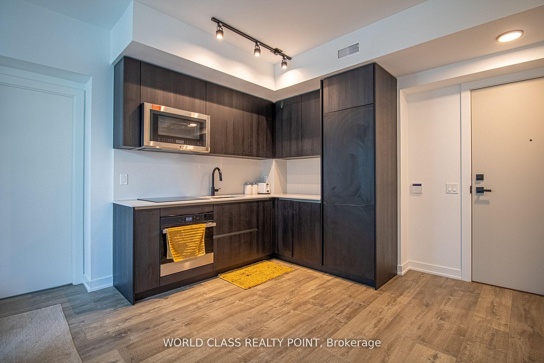 327 King Street Unit 3904 photo 1