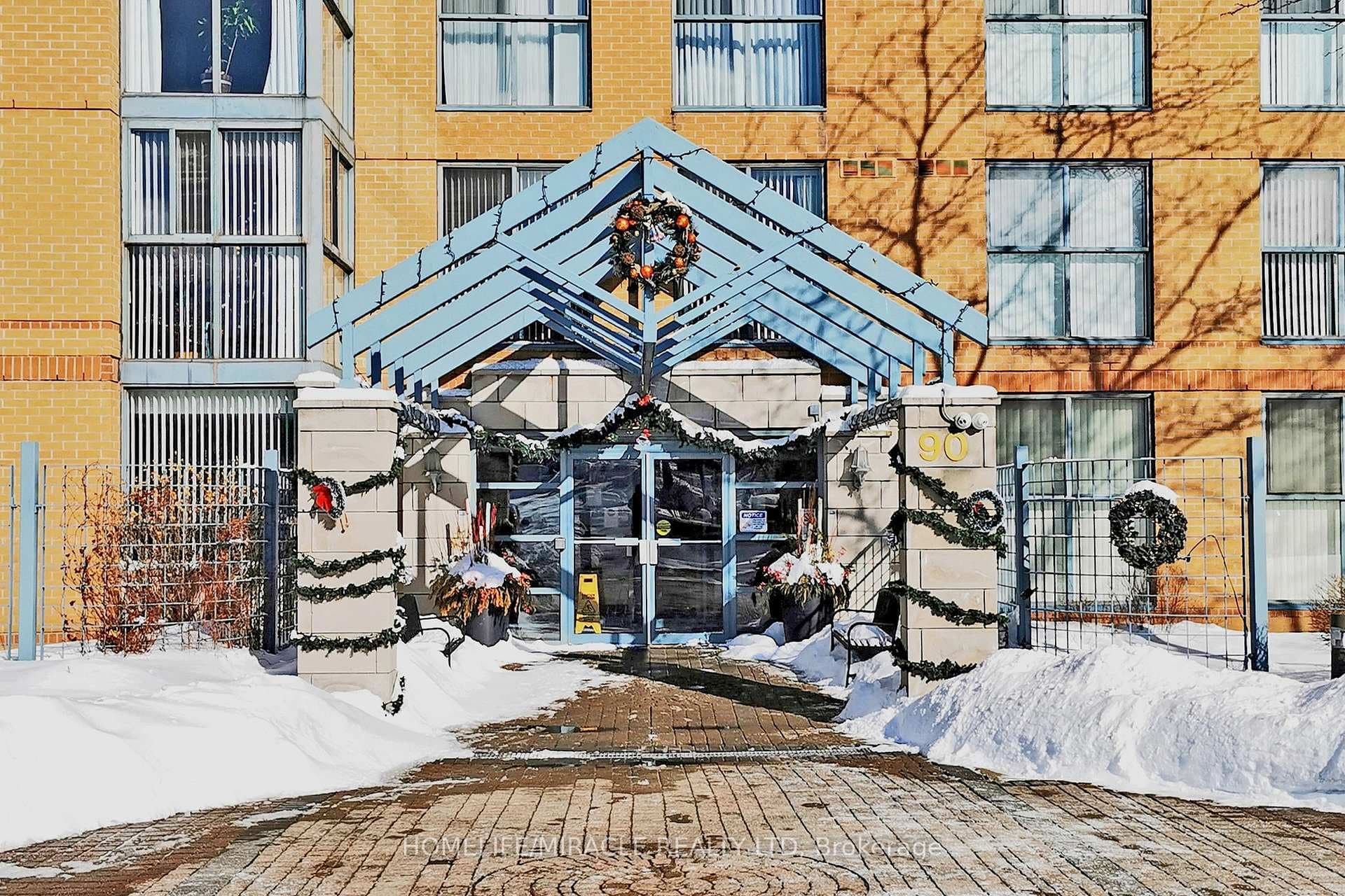 90 Dale Avenue Unit 201 photo 2