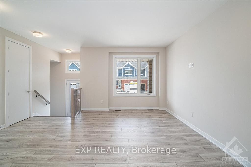 131 BEEBALM Crescent photo 11