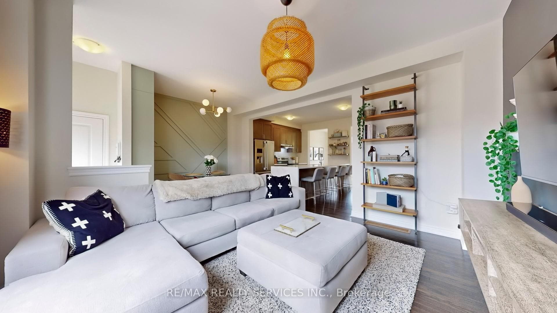 256 Inspire Boulevard photo 6
