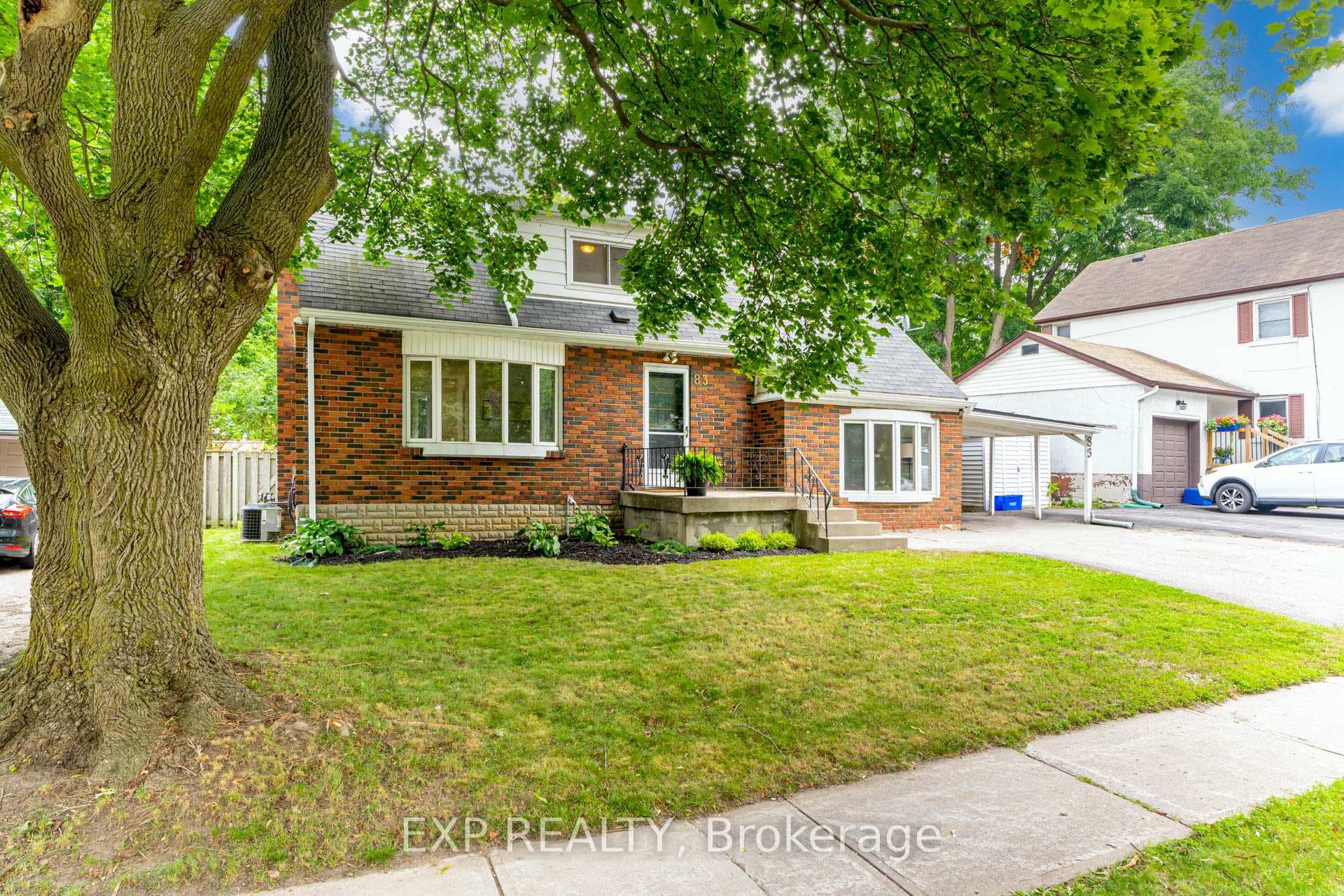 83 Lundy's Lane photo 1
