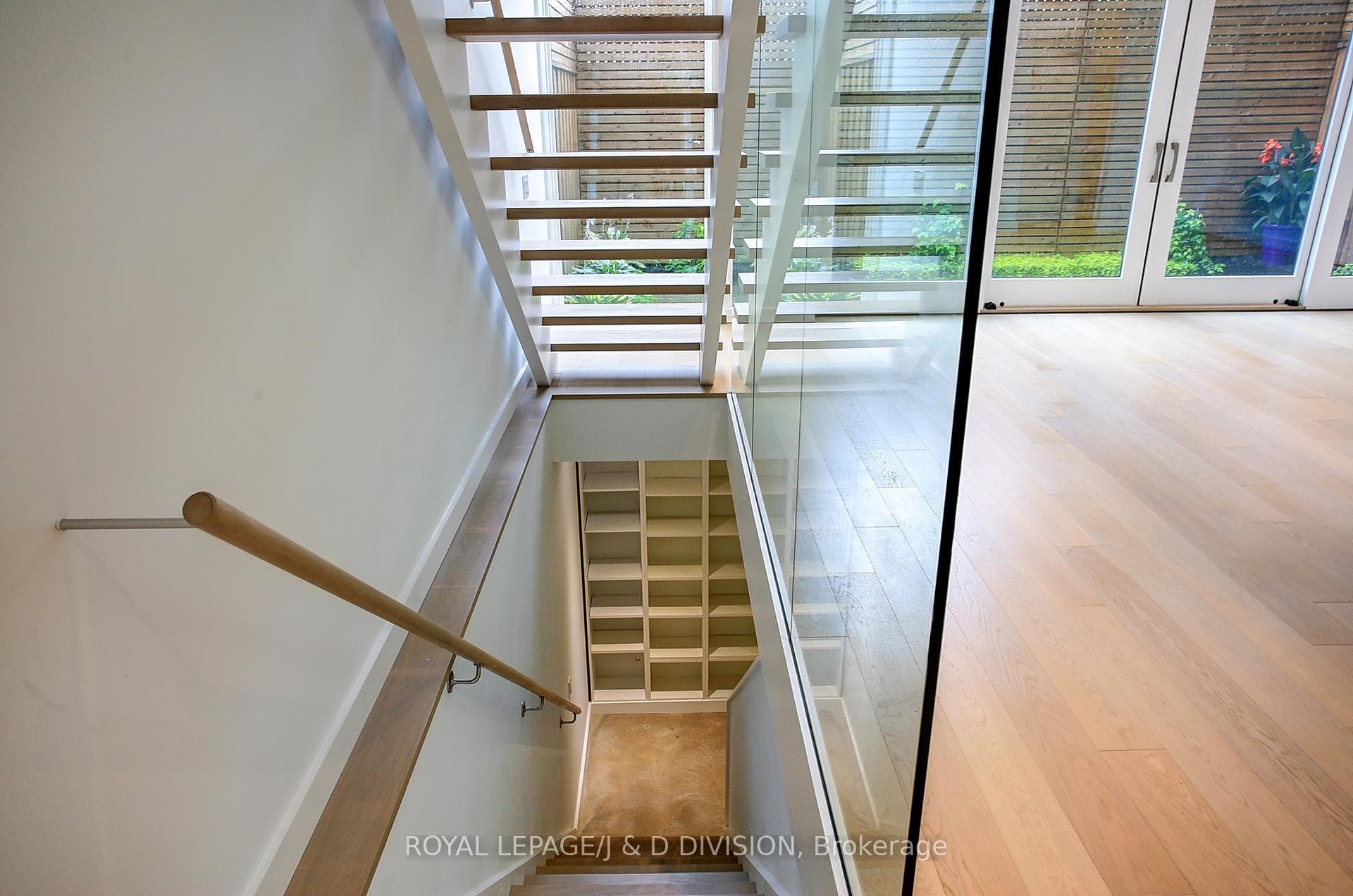 2 Crocker Avenue photo 20