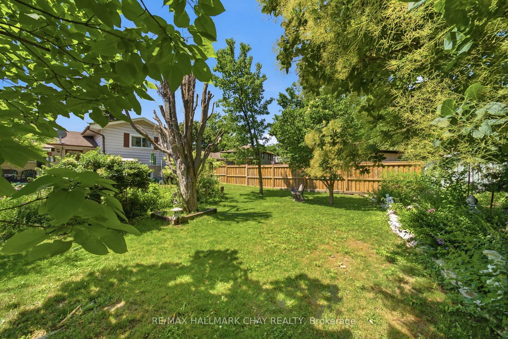 6 Highcroft Drive photo 27