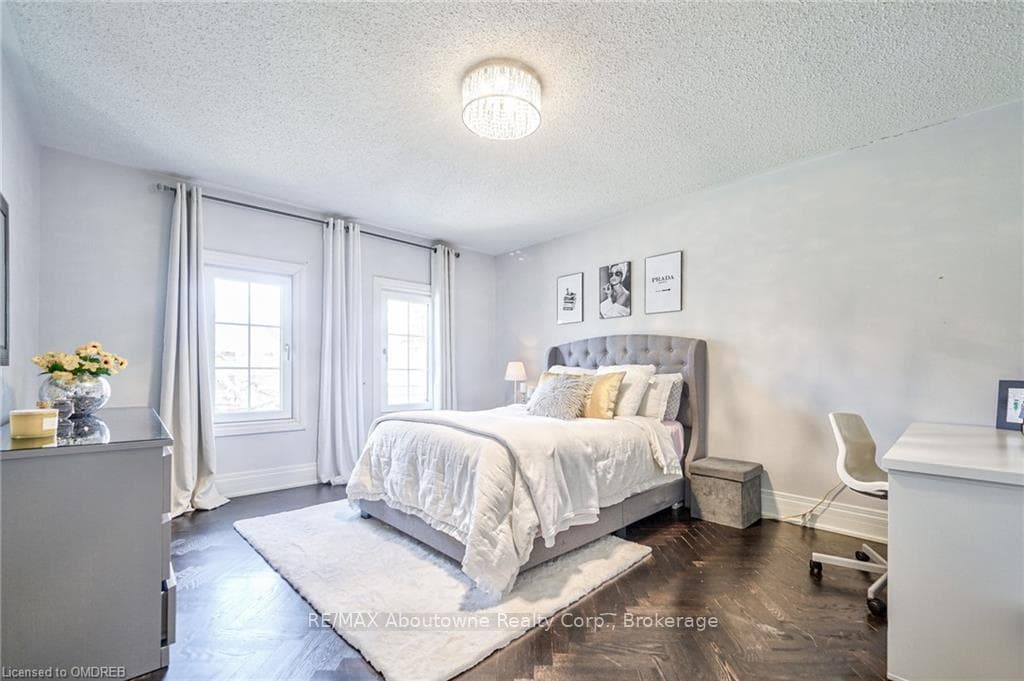 128 WHITTINGTON Place photo 40