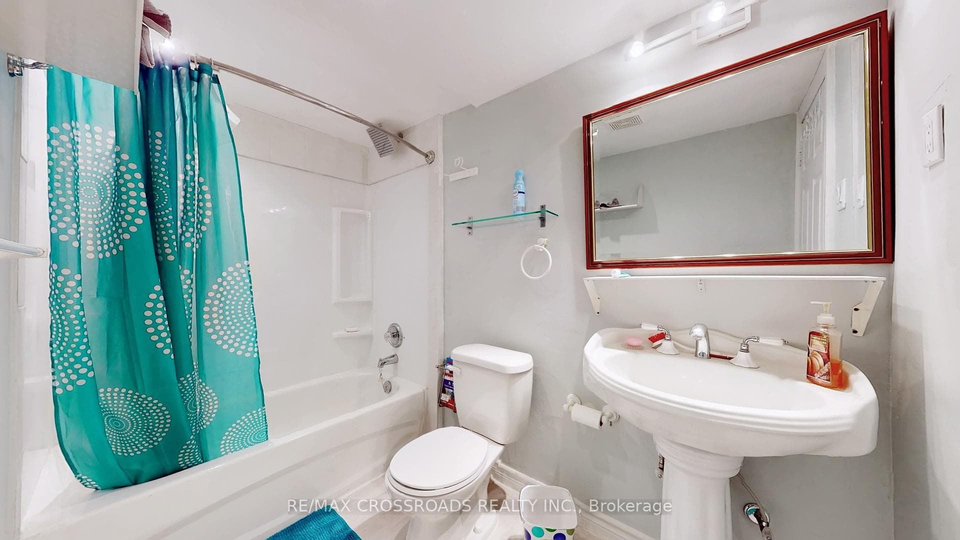 56 Dominion Crescent photo 42
