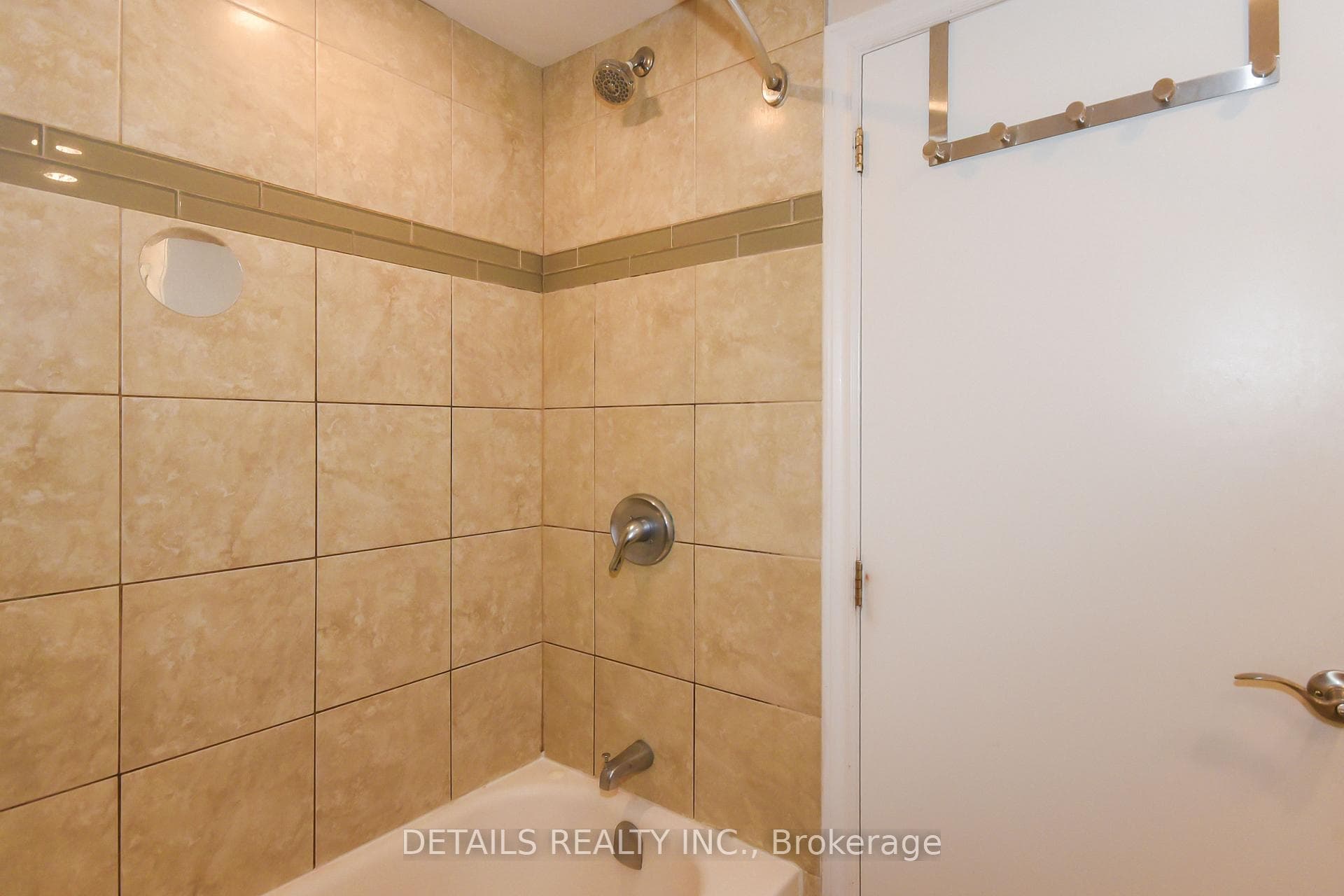 1255 Highgate Road photo 34