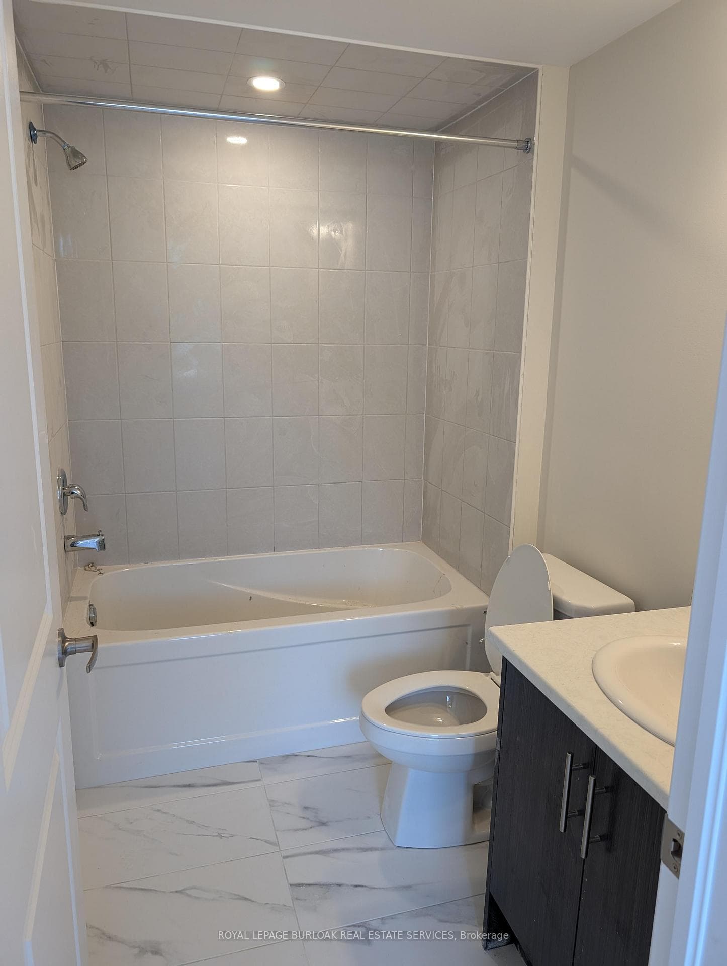 2072 Fairmont Common N/A photo 25