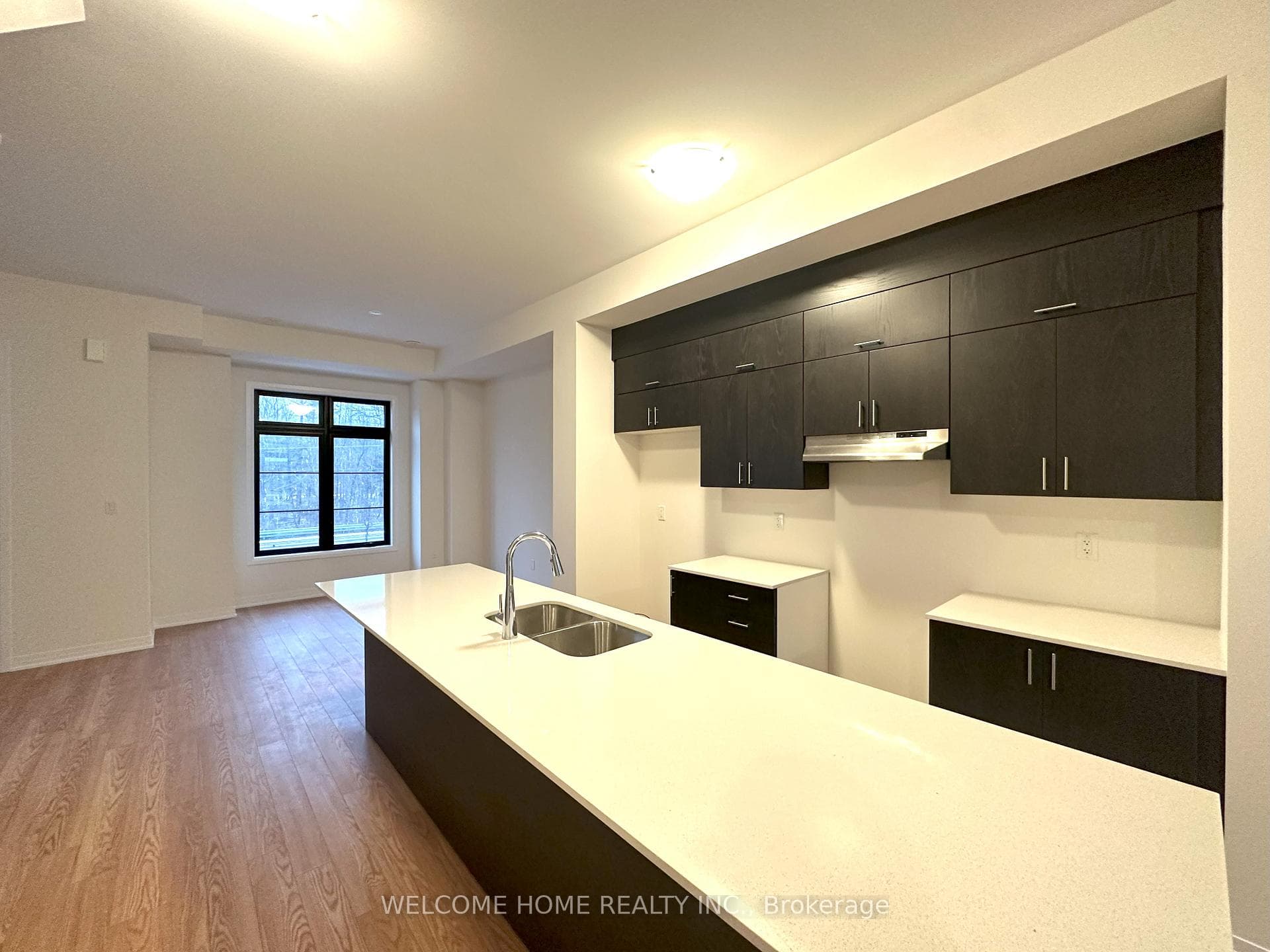 78 De La Roche Drive photo 2