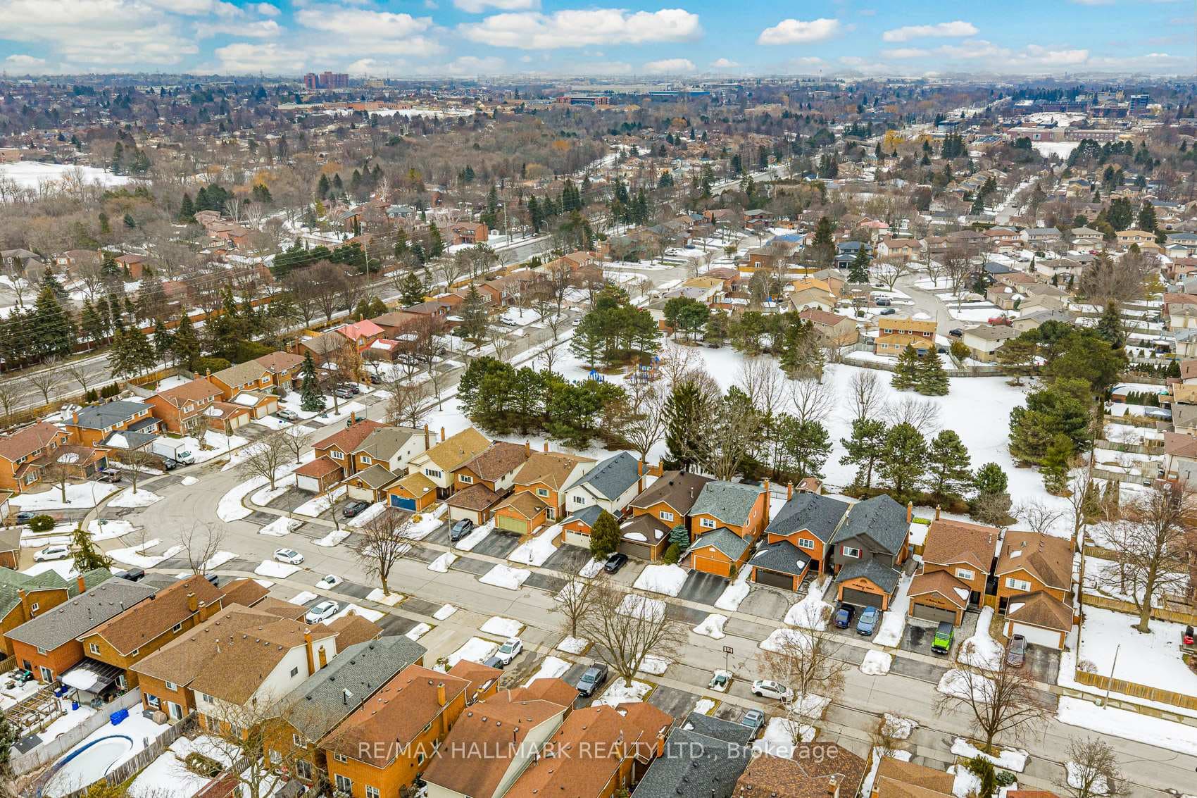 71 Robinson Crescent photo 42