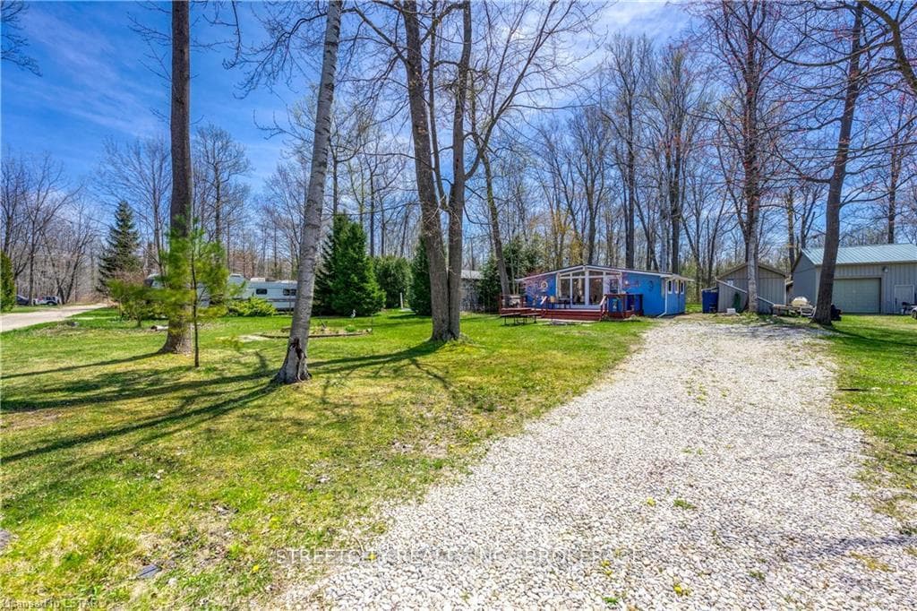 6121 WILLIZ Road photo 3